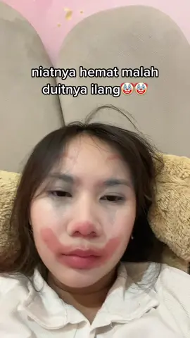 emg gaboleh pelit ke diri sendiri sih sumpah… ga sekali duakali, tiap kali aku mau hemat” jd pelitt ke diri sendiri pasti ada aja musibahnya entah duit ilang atau ada kejadian ga terduga🤡🤡 #fyp #fypシ 