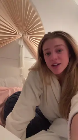 late night story time catching you up on some recent events, goodnight #newyorkcity  #hinge #nyc 