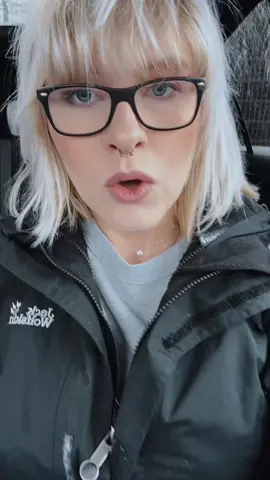 Die Zeit auf dem Automarkt verbringen 😅  #mercedes #automarkt #😅#Autovideos  #cargirl 