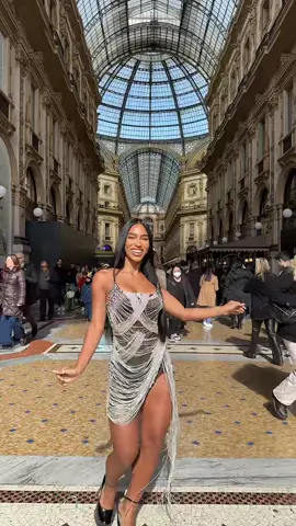 I feel like a princess in this dress 🥹🙈🇮🇹 #milan #milanoitaly #fashiontiktok #fyp 