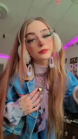 i should get some different coloured gloves to match my outfits 🤍 fluffy white gloves with this would be a dream lol (enjoy my canadian tuxedo. i am canadian so it fits) #fashion #fashiontiktok #fashioninspo #outfit #outfitinspo #fit #fitcheck #purple #denim #aesthetic #grwm #80s #80sfashion #fyp #fypシ 