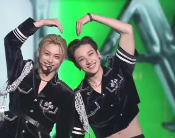 chanlix heart 🥹.                                             #straykids #greenscreen #bangchan #leefelix #jypentertainment #kpop #xyzcba #foryoupage #fyp #trend #viral #skzstay #chanlix #straykids_japan #straykidsworldtour #straykidscomeback #bangchan #leefelix #greenscreen #kpop #stepout2023 #jyp 