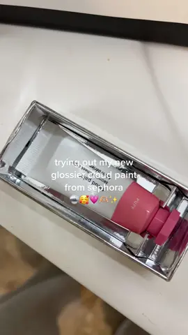 i loveeee 🥰🥰🥰 #glossier #glossieryou #glossieratsephora #sephorafinds #blush #cloudpaint #glossiercloudpaint #glossiercheck #glossierhaul #haultok #haul #makeup #makeuptok 