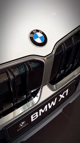Nova Bmw X1  Esse carro ficou simplesmente LINDO! um pouco do meu trabalho como vídeo maker, pretendo trazer mais vídeos como esse aqui para o meu perfil! fiquem ligados!!🔥🔥 #carro #bmw #x1 #bmwx1 #video #videomaker #maker #fy #tiktok #instagram #edit 