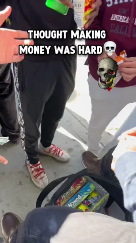 This Shi Easy💀 Nah Selling at School is pretty Easy Tho, and the Spinny Skull is funny fr Selling chips at school, Selling Candy at School, Selling Snacks at school, Selling at School in gerneral is easy and a hokd way to make some extra bread fr 💀🥶💪🔥🙌🙏📈these are my best clips i have of selling at school so enjoy em fr🙌📈💀 #viral #spinningskull #spinning #fyp #speed #sidehustle #sellingcandy #chipplug #snackman #startsellingsnacksatschool #selling #sellingcandyatschool #younghustler #sellingsnacksatschool #moneyteen #sellingatschool 