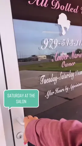 Texas hair stylist and makeup artist day at work, what its really like to own a hair salon and be a full time working artist! #texashairsalon #quincehairandmakeup #texasweddinghairstylist #texashairstylist #texasmakeupartist #alldolledup 