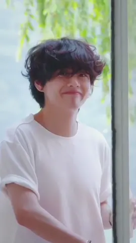 random video taetae smiling🐻💜 #nolyrics #taehyung #v_bts #btsarmy #kimtaehyung #bts_official_bighit #bts #fyp #foryou 
