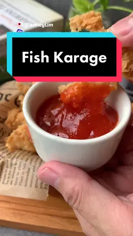 Enak dan kriuk..cocok buat ide menu para bocil. Yuk bikin juga 🥰 Bahan : 250 gr dori fillet, potong kotak Bahan marinasi : 1/3 sdt kaldu jamur 1/2 sdt garlic powder 1/4 sdt merica 1 sdt air perasan jeruk nipis/sonkit 1 sdm minyak wijen 1 ruas jahe, parut dan peras, ambil airnya aja Bahan tepung kriuk : 9 sdm terigu (me : pake protein rendah) 3 sdm maizena 1 sdt garam 1 sdt kaldu jamur 1/2 sdt baking powder Cara membuat : 1. Campur ikan dengan bahan marinasi, diamkan minimal 1/2 jam. 2. Ambil 1 sdm munjung campuran tepung kriuk dan campurkan ke ikam yg uda dimarinasi, tambahan 2 sdm air. Campur rata. 3. Balur ke tepung kering sambil ditekan2 agar membentuk kriuk. 4. Goreng di minyak yg uda panas menggunakan api sedang sampai coklat pucat, angkat dan diamkan 1 menit. Api kompor jangan dimatikan. 5. Goreng kembali sampai golden brown. Angkat dan tiriskan, siap dinikmati. #fishkarage #karage #chickenkarage #ayamkarage #ikangoreng #idebekal #idemenuanak