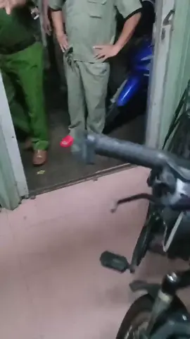 công an tự ý xong vô nhà dân khi chưa có giấy lệnh xét #congantanbinh #f6 #congannhan 