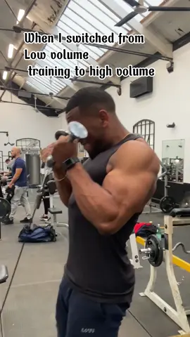 Imo the best way to get in great shape is to train high volume & high intensity, never failed me! #GymTok #CapCut #bodybuilding #highvolumetraining #musclebuilding 