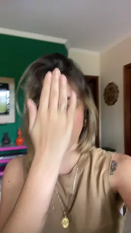 Eu queria entender qurm foi o mal amado que fez esse filtro gente? Kkkkkkk