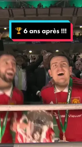 🔥 Après 6 ans sans titre, #ManchesterUnited soulève la #CarabaoCup ! #football #sportstiktok