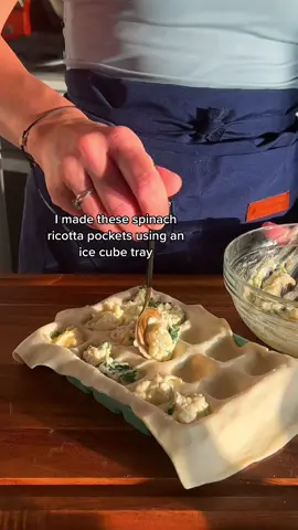 Find the full recipe on my IG. Click the tab in my bio #freezerhack #icetrayhack #foodhacks 