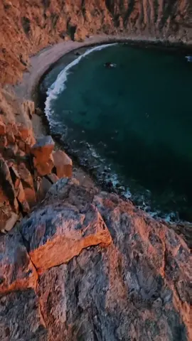 #puntalobos #bcs #atardecer #playa #baja #todossantos #puntalobosbcs #bajacaliforniasur #cerro #creacion #acantilado #sunset #fyp #parati 