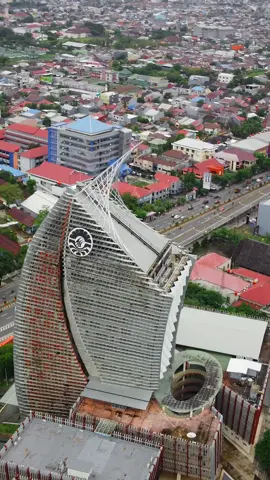 Megahnya bangunan gedung menara pinisi UNM 📍Menara Pinisi Unm #unm #universitasnegrimakassar #makassar #unmmakassar 