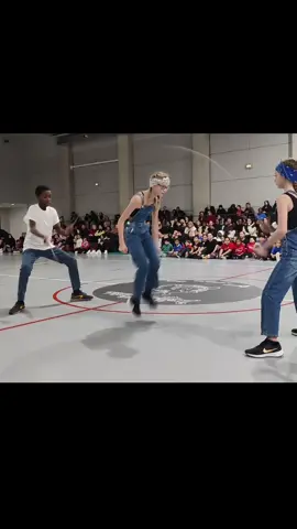 Double Dutch speed #doubledutch #doubledutchchallenge #vitesse #competition #cordeasauter #doubledutchcrew #cordeasauterchallenge #needforspeed 