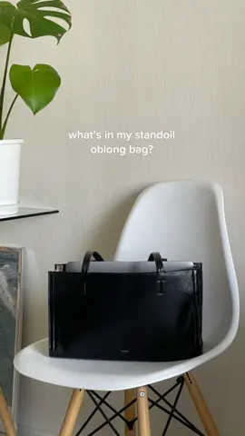 what’s in my bag? 🏹🕶️