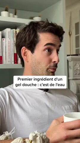 Le premier gel douche à recharger. Disponible sur 900.care.