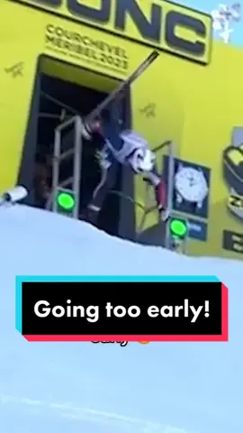 Never leave the gate too soon 😬 #skiing #fis #skitalk #skitok #alpine #crash #fail #funny #wintersport 
