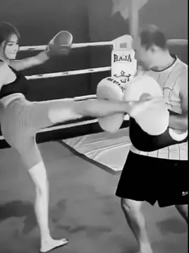 hong chỉ chà dọt biết boxing Pí cx biết boxing ai ăn nem trước thì hiểu luôn 🤣 #showmelovetheseries #engfawaraha #charlotte #englot🐶🐰 #fyp 