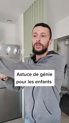 Fabrique des bulles rebondissantes pour les #enfants très rapidement #enfantsparents #bullesdesavon #DIY #astucetiktok2023 #viequotidienne #jeuxenfant #jeuxenfamille #apprendre #viepratique 