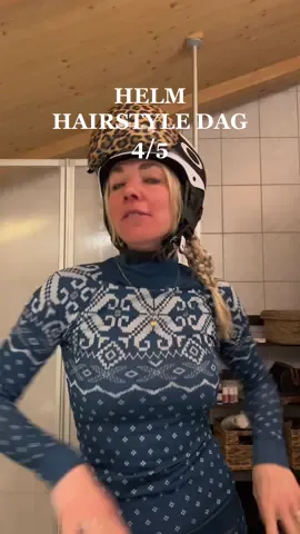 Duurde iets langer maar vind t tot nu toe de leukste! #skihairstyle #helmhairstyle #haarstijl #harendoen #helmhaar #skihaar #wintersport #hairtoks #hairtoturials #haartutorial #vlechten #sidebraids #sidebraidseason 