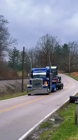 Tratter Taxi Moving Through the Mountains!! #fyp #foryou #foryoupage #trucker #trucking #truckdriver #peterbilt #kenworth #semi #stance #power #speed #trending #viral 