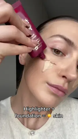 Tip of the day - mix your foundation with highlighter for a more dewy and glowy look ☺️  #grwm #grwmroutine #grwmmakeup #tiktokmakeup #makeuphack #makeuptrick #makeuptipsandtricks 