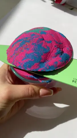 Perfect sand slices 🔊 which one is your favorite? #oddlysatisfying 