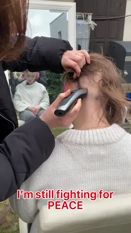 #CapCut what doesnt kill you makes you stronger 🌝 #shaving #shavinghead #buzzcut #alopecia #alopeciaareata #alopeciaswareness #CapCut #illness #thinninghair #hairloss #foryoupage 