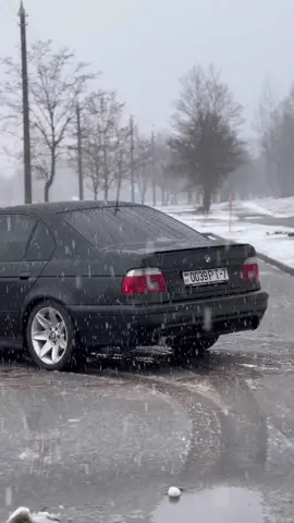 #e39biturbo #bmwe39 #bmw5series #bmw #bmwclub #m57biturbo #bmw5 #dieselpower #бмвсила #m57d30 #пуэрчик #bimer #бмвешник #черныйбумер #бмв39 #carbmw #minsk_belarus #81стиль #blackbmw #снег #tiktok #врек 