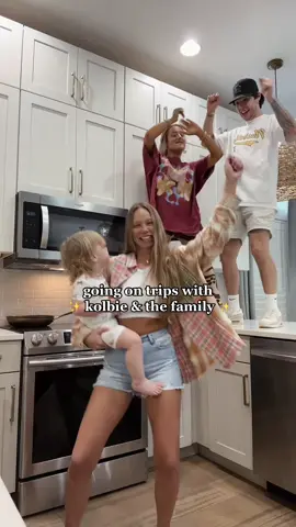 all my favorite people minus my Ryder man 🪩🫶🏼 