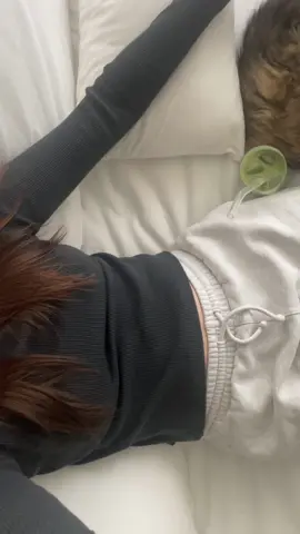 Time for a matcha break… i would be nothing without my mid day dose of caffeine #wfh #minivlog #Vlog #middayvibes #gloomydays #vlogs #middayvlog #dayinmylife #dailyvlog #DailyRoutine #fyp #viralvideo 