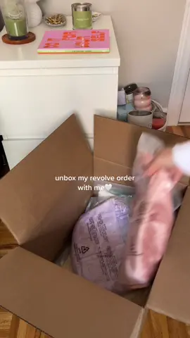 Obsessed with the workout sets!🫶🏻 shop my @revolve favs with the link in my bio✨ #revolveme #fyp #asmr #asmrunboxing #unboxing 