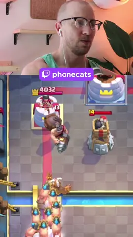 can i get a OINK OINK in the comments?! #clashroyale #clashroyaledaily #clashroyalemoments #phonecats #gaming 