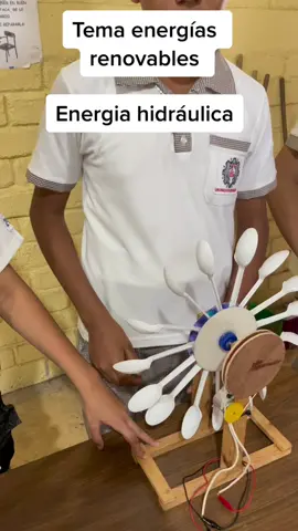 #técnica189  #secundaria  #alumnos  #ofimatica  #energiahidraulica  Alumnos de nuestra secundaria haciendo una muestra del uso de la energía hidráulica 