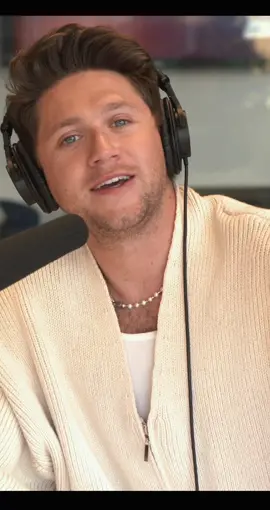 Getting serenaded by Niall Horan ✅ #BruTok #fyp #niallhoran 