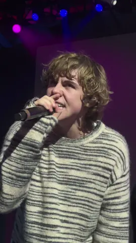 thousand miles @thekidlaroi  #fyp #concerts #tft #THEFIRSTTIME #THEKIDLAROI 