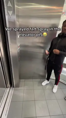 #fyp #viral #elevatorprank #stinkyelevator #fartspray 