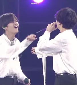 Can't you see? I'm at your feet! #jungkook #taehyung #taekook #kookie #v #bts #vkook #funnydance 