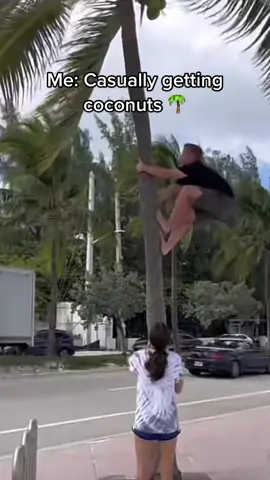 So many people stopped to watch 😂 #fyp #foryoupage #coconut #coconutwater 