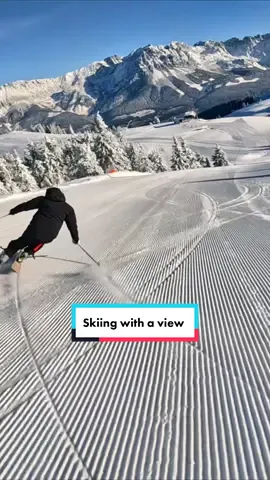 Skiing with a view ☀️⛷🏔 #skiweltwilderkaiserbrixental #wilderkaiser #skiwelt #brixental #tirol #austria #skitok #alps #scheffau #eiberg #wintermornings #skiing #wintersports #skiingwithaview #skiday #bluebird 