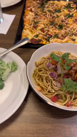 Jowa date night at TGIFridays! Use this video to prank your friendssss #fyp 