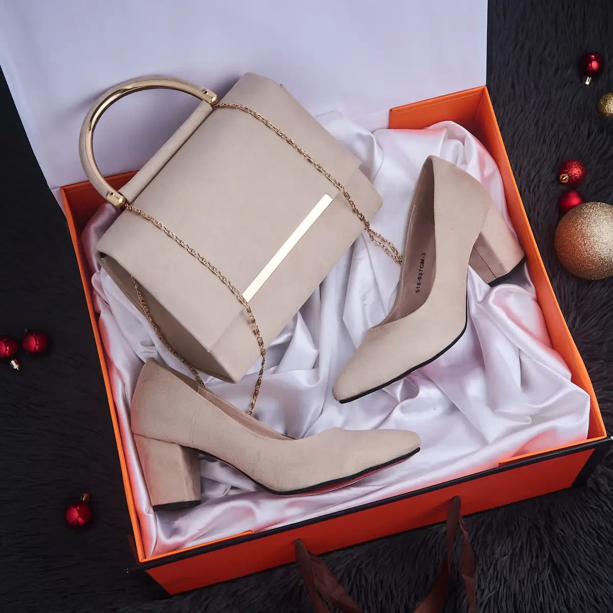 صباط بالصاك ديالو 🥰 الثمن مناسب 🥰 التوصيل مجاني🛵  كاليتي مزيانة 🥰 لبغات شي حاجه مرحبا ،💕💕