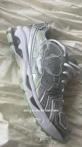 prettiest fkn sneaker in the world 