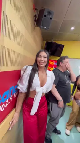 . @yoesperanzagomez : @luchydj_ y su talento. #Modelo #Actriz #Beauty #OF #EsperanzaGómez #Gomitas #Seducción #Linda #Belleza #Escenas  #fypシ