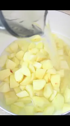 Suco de Maçã Natural e Saudável #suco #maçã #saudavel #receita #bebida #semaçucar