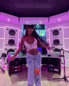 What it is haux?! New music otw 🐊