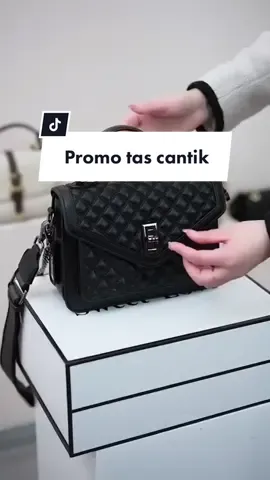 Tasnya cantik banget cuman 30ribuan #fyp #fypシ #fypage #tasselempangwanita #tasimportmurah #tasselempang #tasimport #tasimportmodelterbaru 