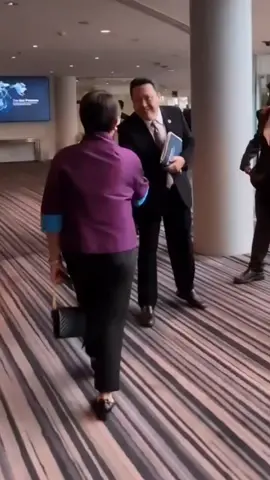 Ibu Retno dengan OOTD yang super kece😭😍 #fypシ #foryoupage #iburetnomarsudi #menteriluarnegeri #indonesiamaju🇮🇩 #pakjokowidodo #masukberanda #ootdfashion 
